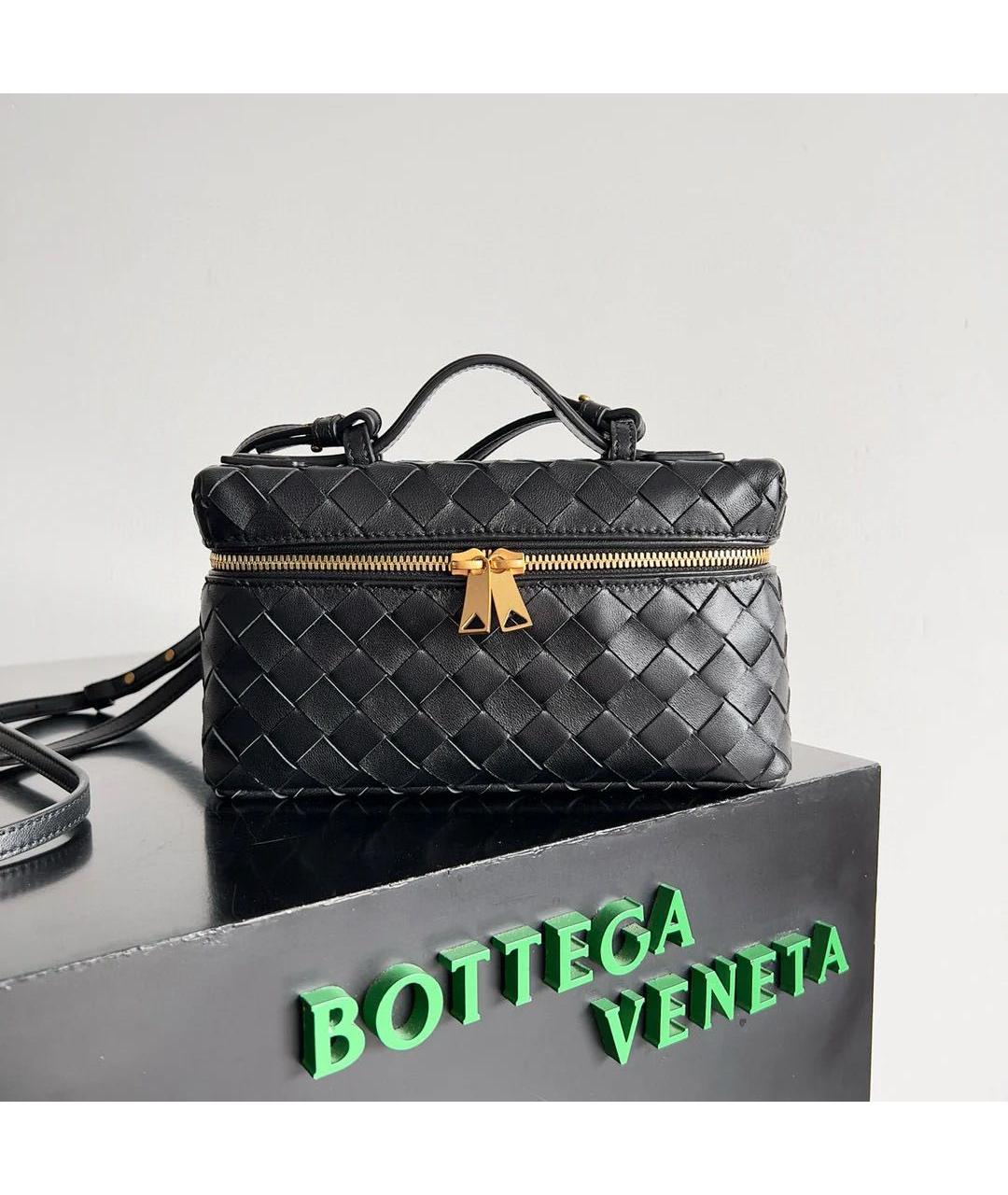 BOTTEGA VENETA Черная кожаная сумка с короткими ручками, фото 2