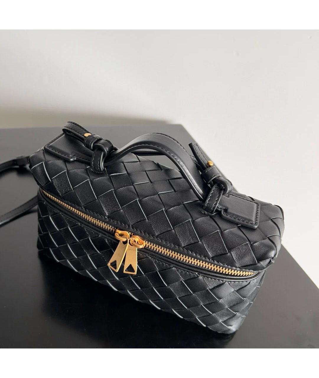 BOTTEGA VENETA Черная кожаная сумка с короткими ручками, фото 3