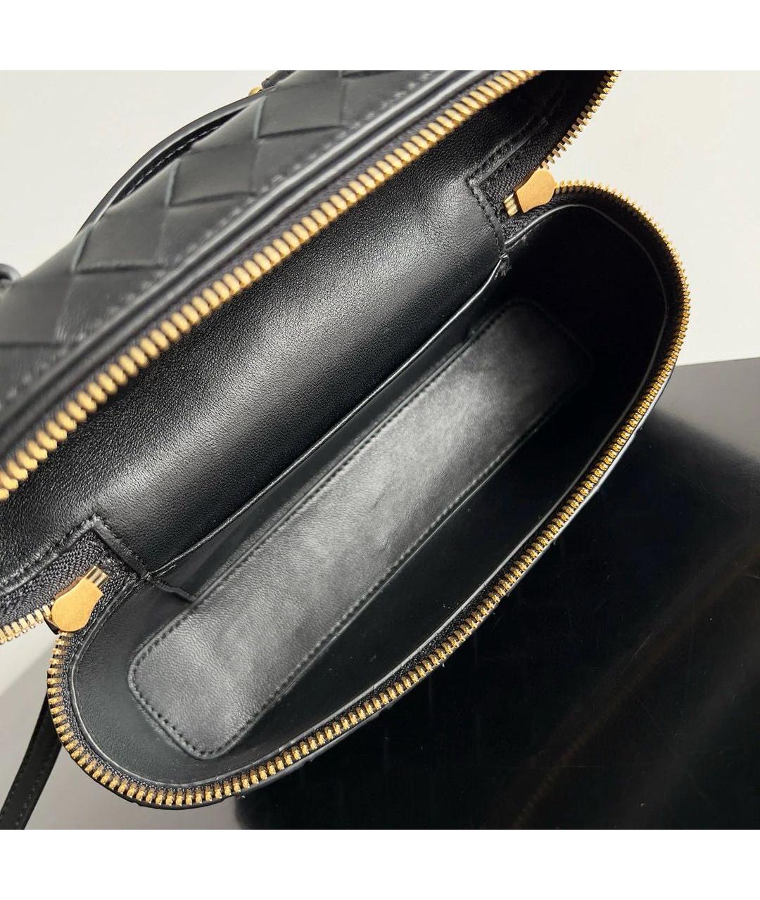 BOTTEGA VENETA Черная кожаная сумка с короткими ручками, фото 7