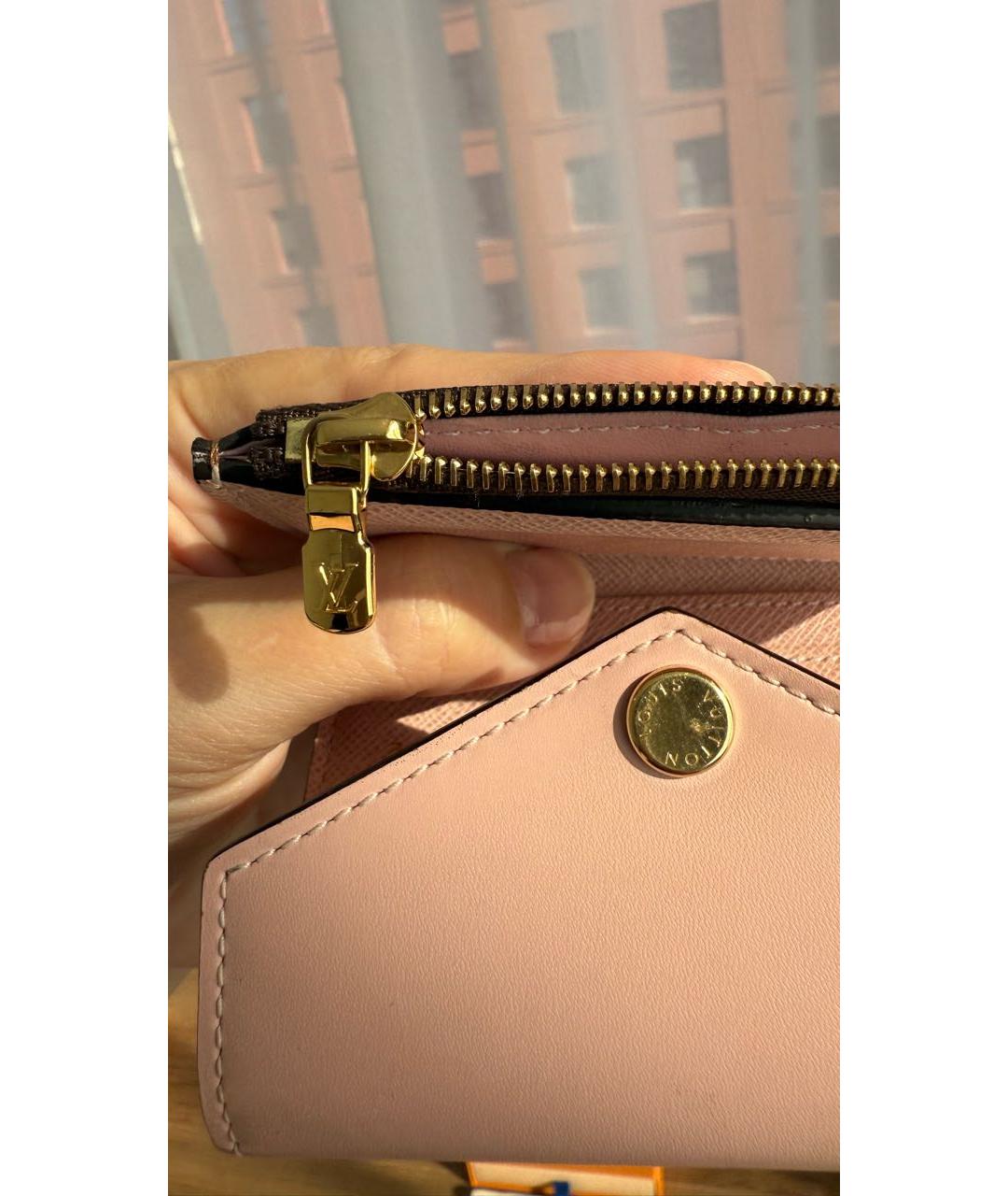 LOUIS VUITTON Розовый кожаный кошелек, фото 7