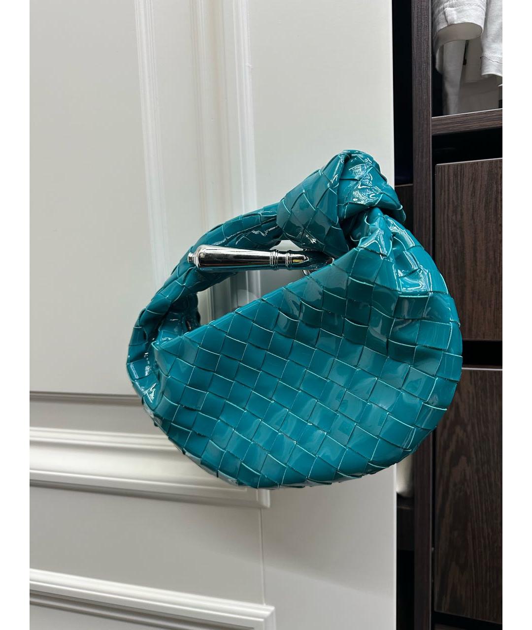 BOTTEGA VENETA Бирюзовая сумка с короткими ручками из лакированной кожи, фото 6