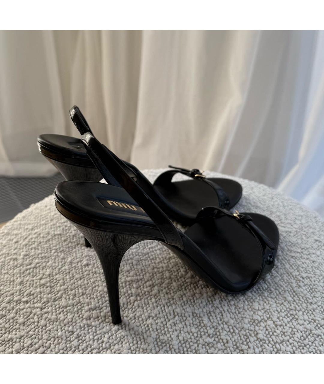 MIU MIU Черные босоножки из лакированной кожи, фото 7