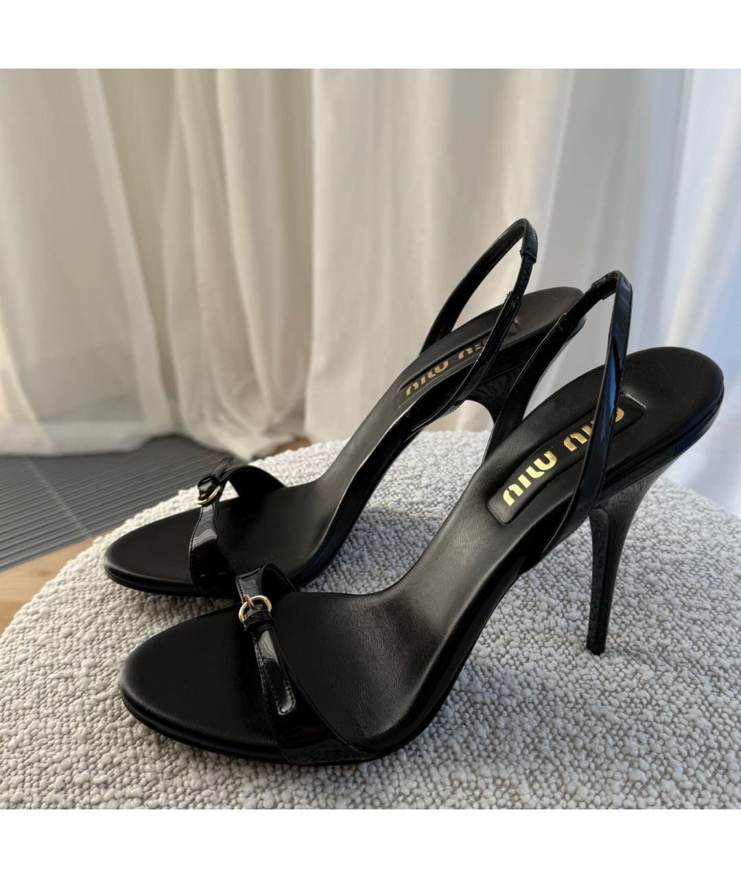 MIU MIU Черные босоножки из лакированной кожи, фото 8