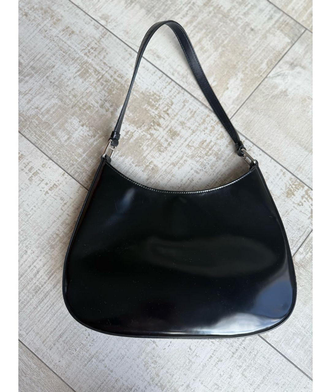 PRADA Черная сумка с короткими ручками из лакированной кожи, фото 3