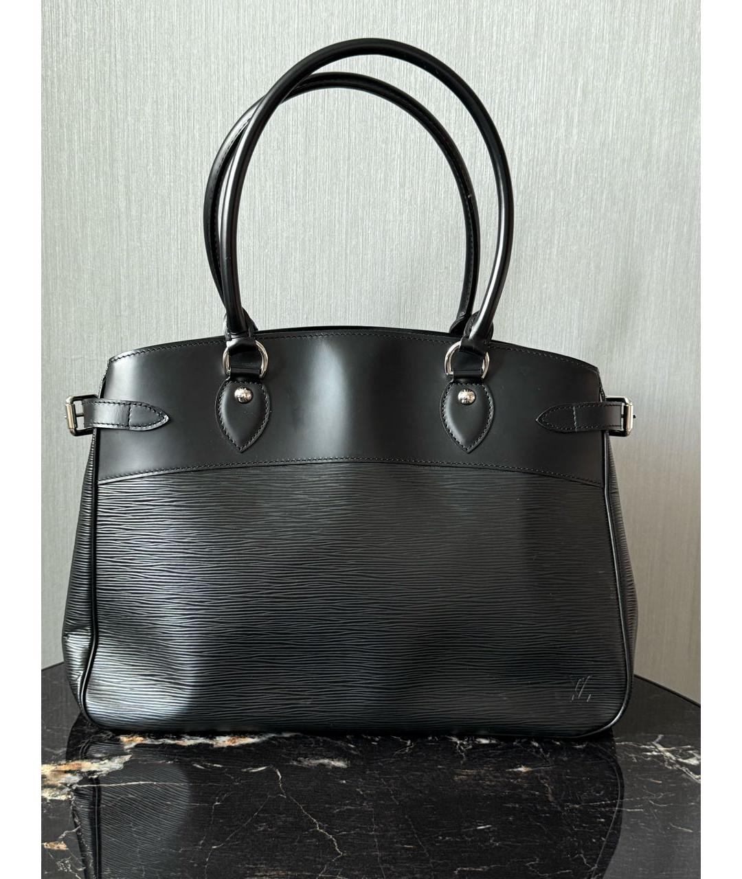 LOUIS VUITTON Черная кожаная сумка с короткими ручками, фото 2