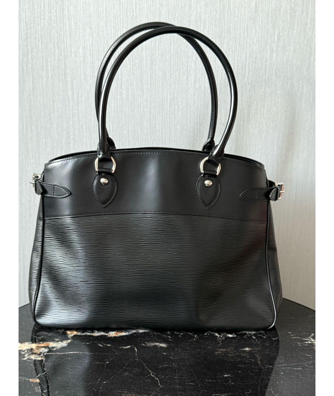 LOUIS VUITTON Черная кожаная сумка с короткими ручками, фото 3