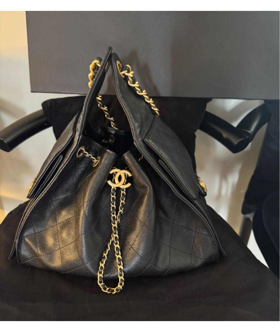 CHANEL Черная кожаная сумка с короткими ручками, фото 3