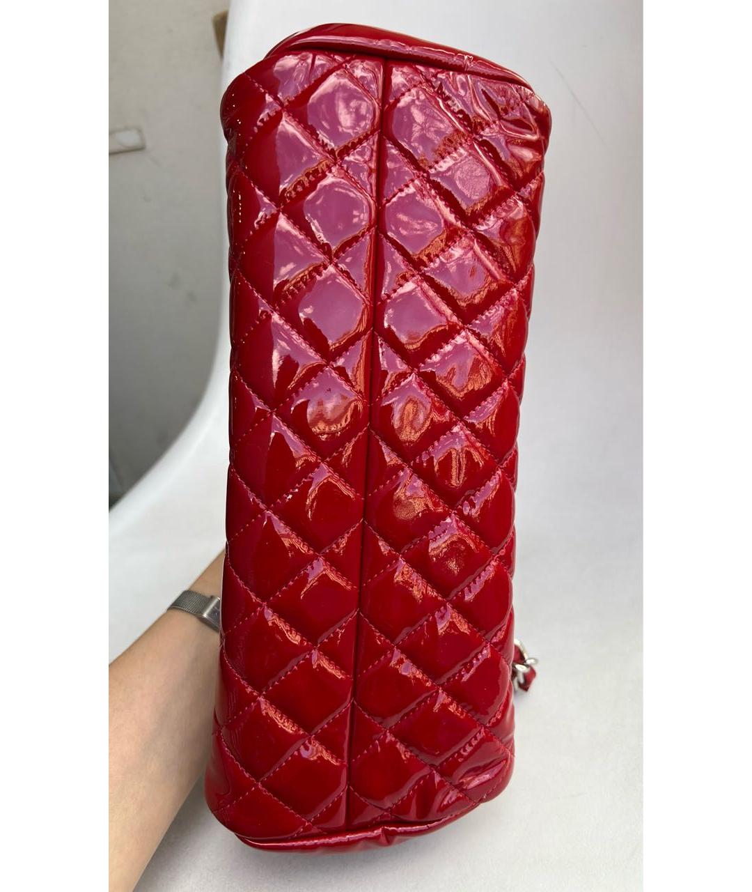 CHANEL Бордовая сумка через плечо из лакированной кожи, фото 4