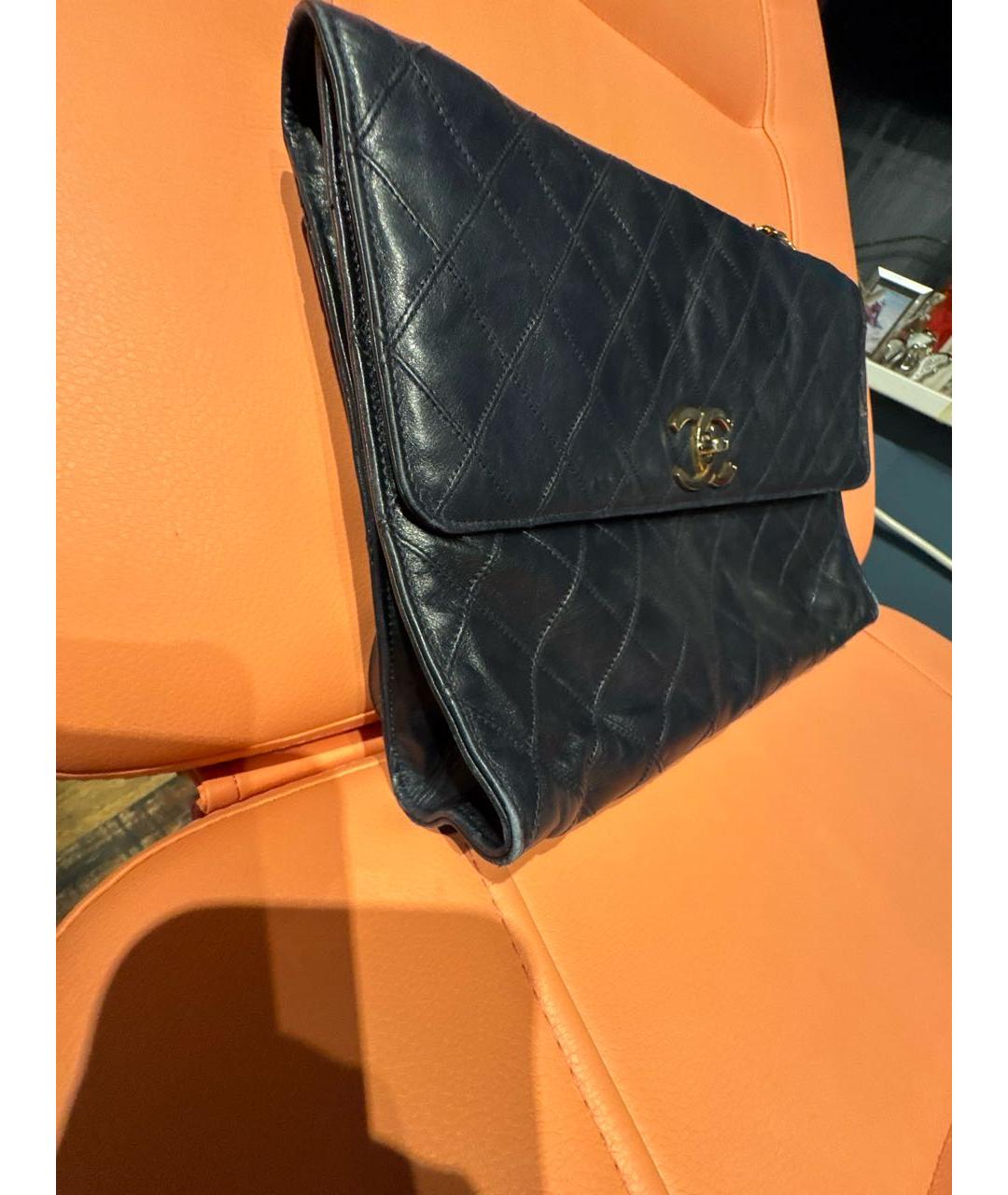 CHANEL Темно-синяя кожаная сумка через плечо, фото 2