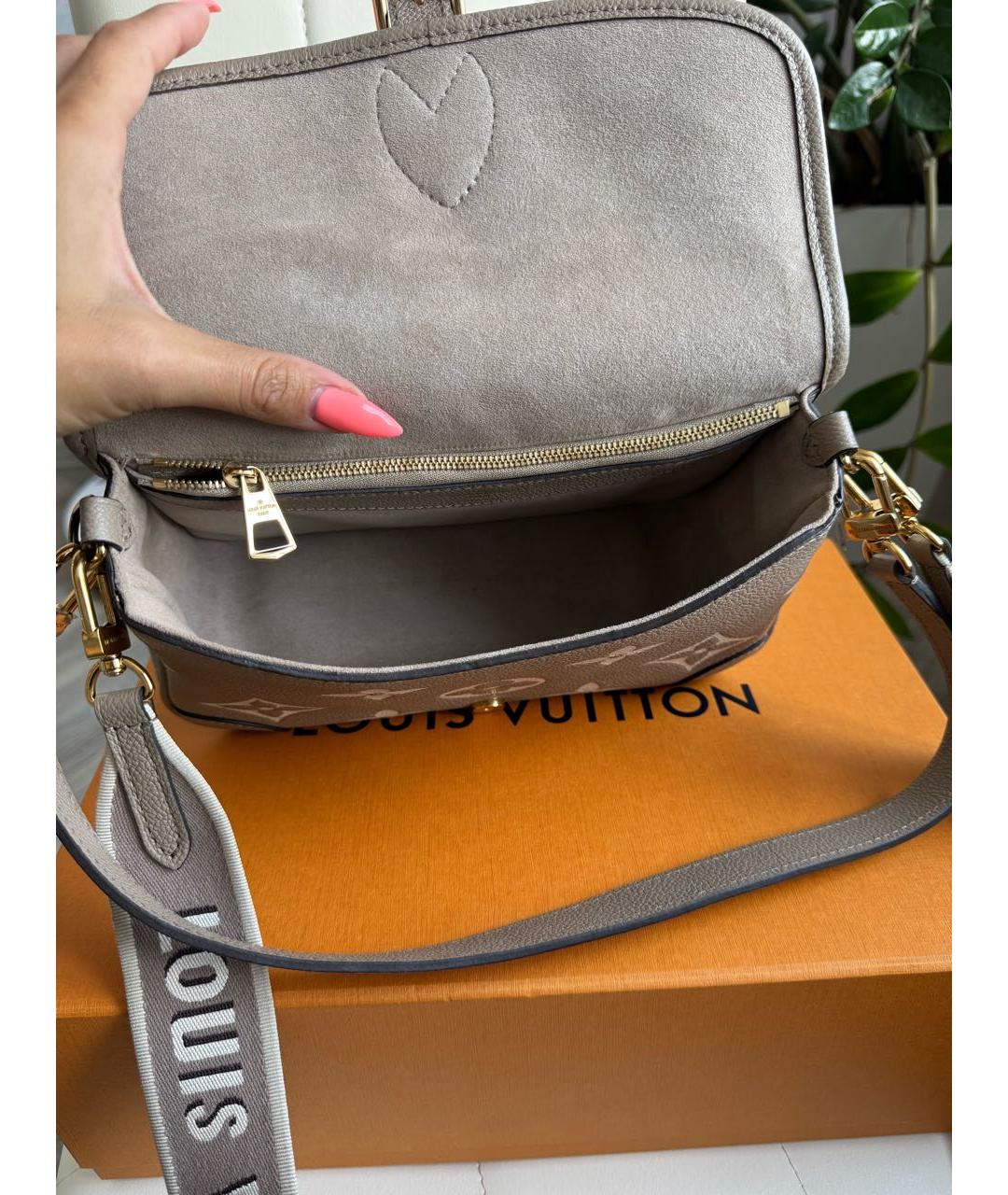 LOUIS VUITTON Серая кожаная сумка через плечо, фото 4