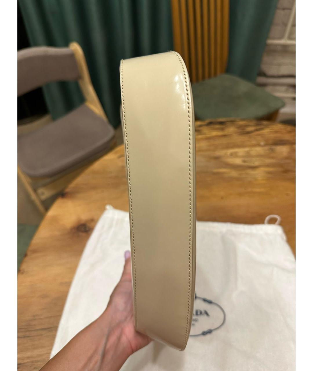 PRADA Бежевая кожаная сумка через плечо, фото 6