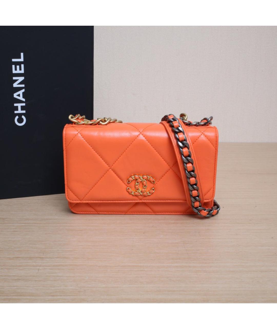 CHANEL Оранжевая кожаная сумка через плечо, фото 2