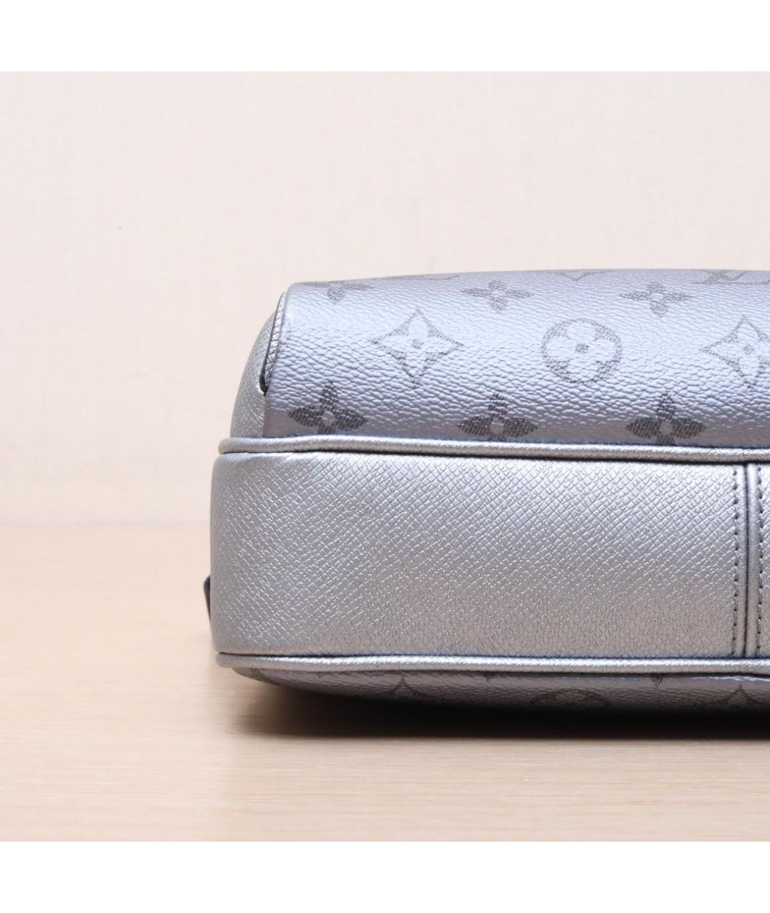 LOUIS VUITTON Серебряная сумка через плечо, фото 9