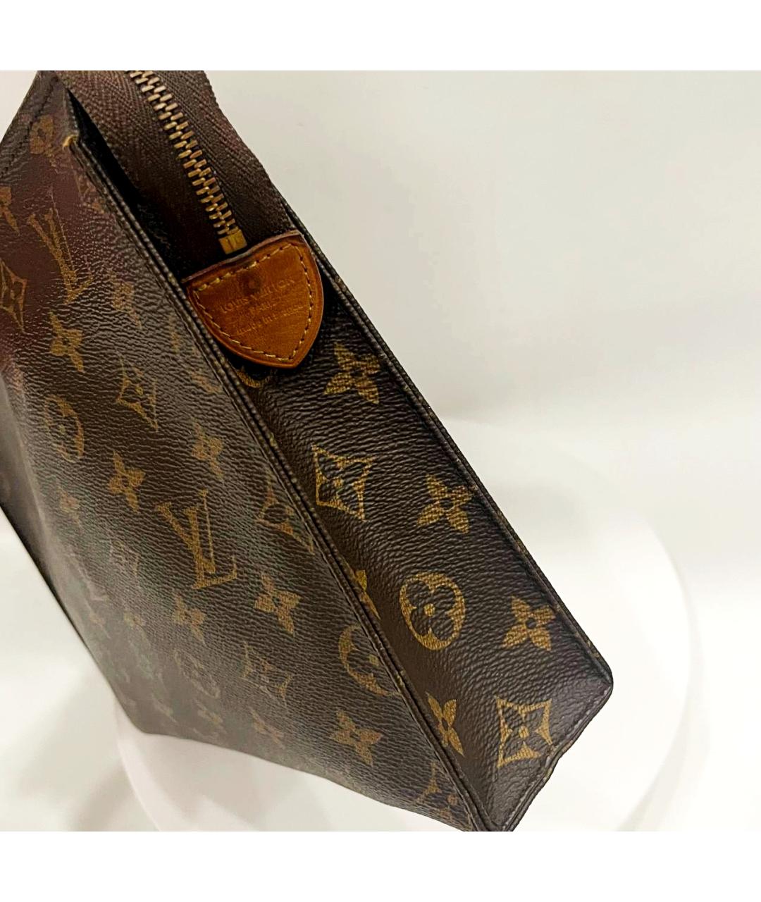 LOUIS VUITTON Коричневая кожаная косметичка, фото 4