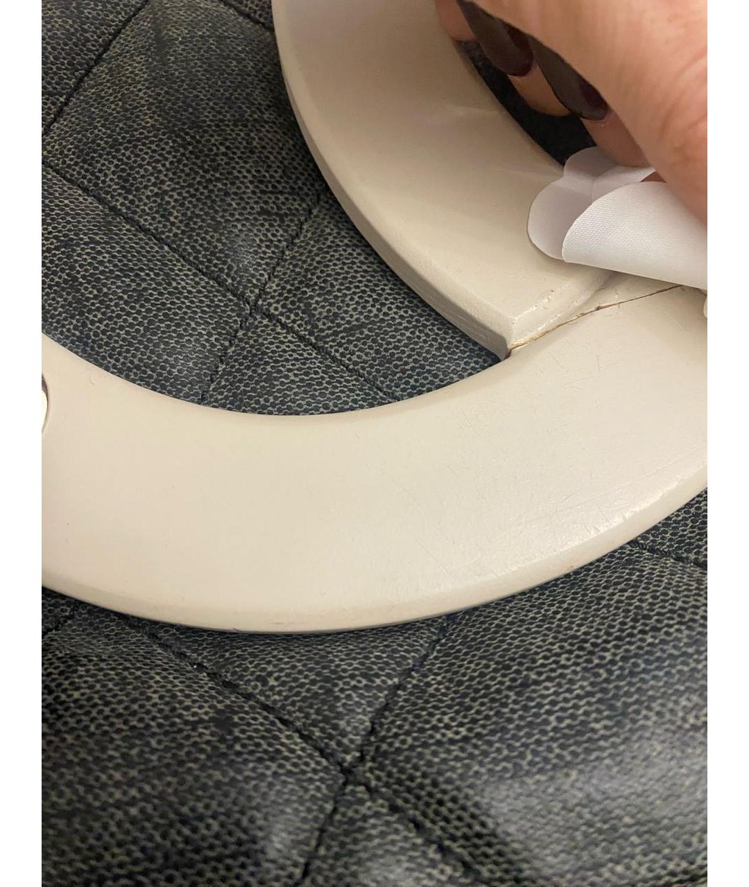 CHANEL Антрацитовая сумка тоут из лакированной кожи, фото 7