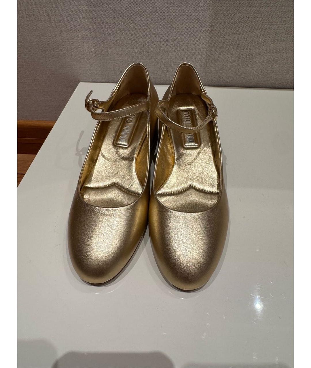 MIU MIU Золотые кожаные туфли, фото 2