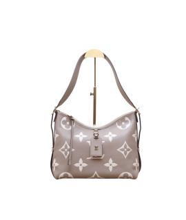 LOUIS VUITTON Сумка через плечо