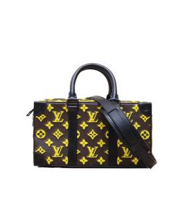 LOUIS VUITTON Сумка через плечо