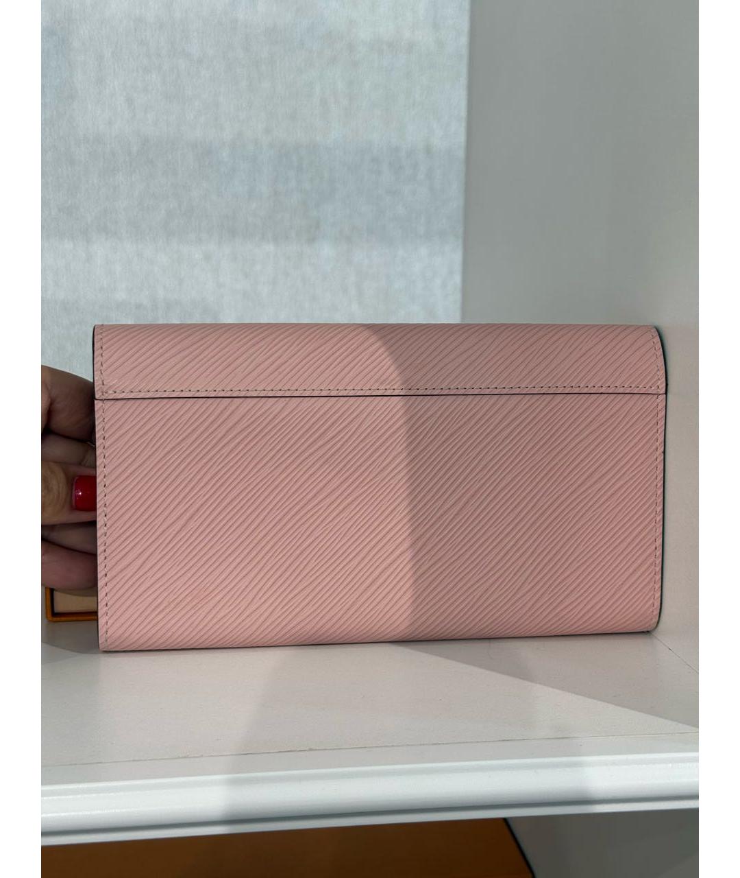 LOUIS VUITTON Розовый кожаный кошелек, фото 3