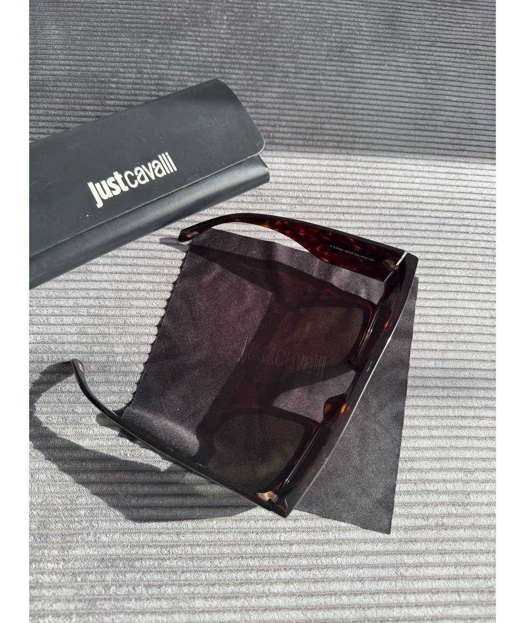 JUST CAVALLI Коричневые солнцезащитные очки, фото 4