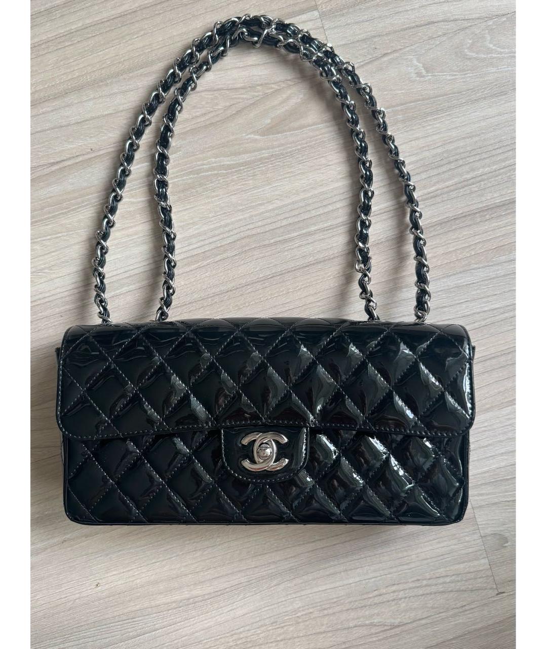CHANEL Черная сумка через плечо из лакированной кожи, фото 9