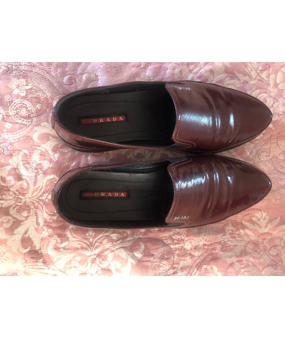 PRADA Бордовые лоферы из лакированной кожи, фото 3