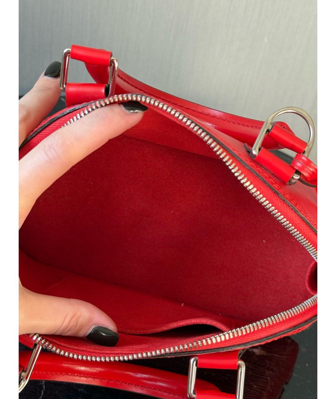 LOUIS VUITTON Красная кожаная сумка с короткими ручками, фото 4