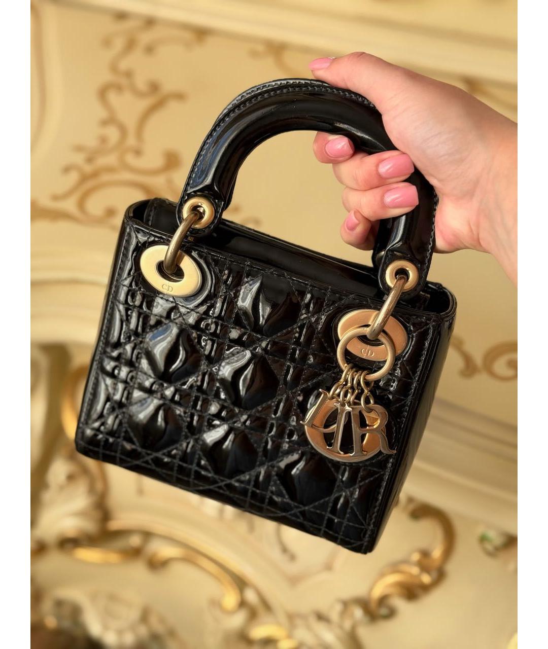 CHRISTIAN DIOR Черная сумка с короткими ручками из лакированной кожи, фото 4