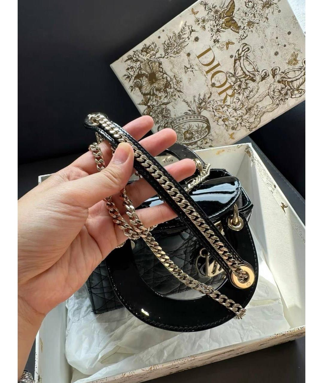 CHRISTIAN DIOR Черная сумка с короткими ручками из лакированной кожи, фото 6