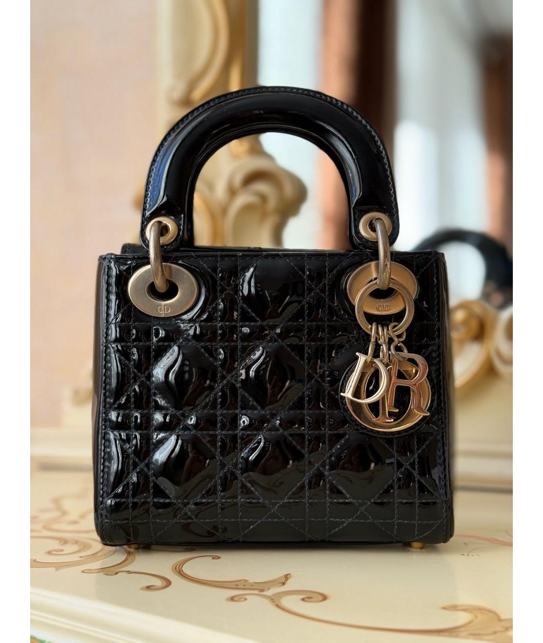 CHRISTIAN DIOR Черная сумка с короткими ручками из лакированной кожи, фото 2