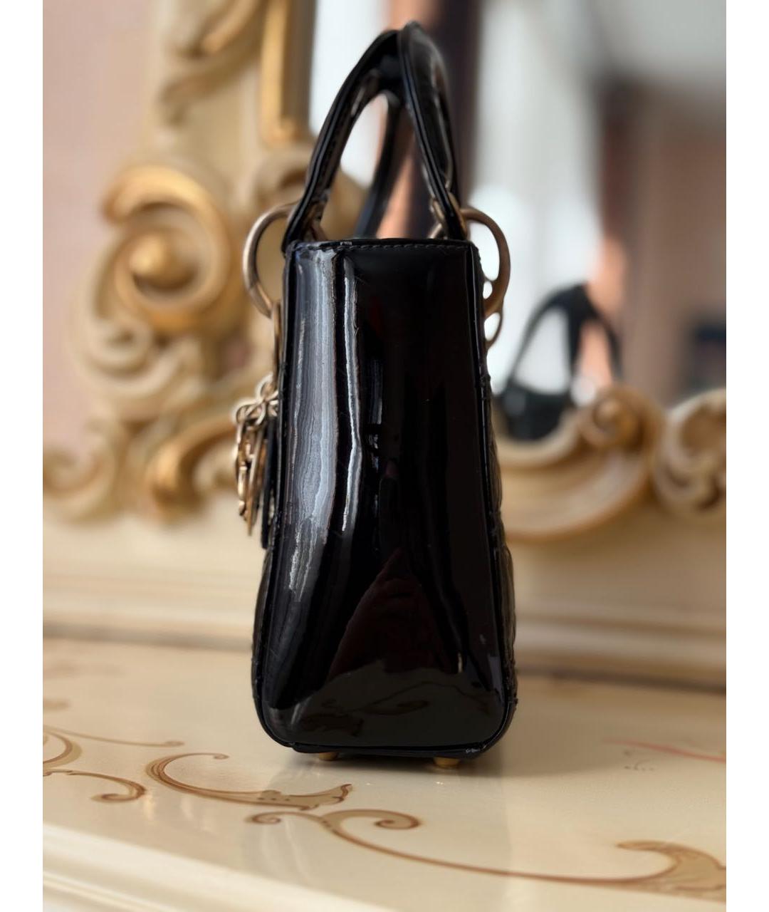 CHRISTIAN DIOR Черная сумка с короткими ручками из лакированной кожи, фото 8