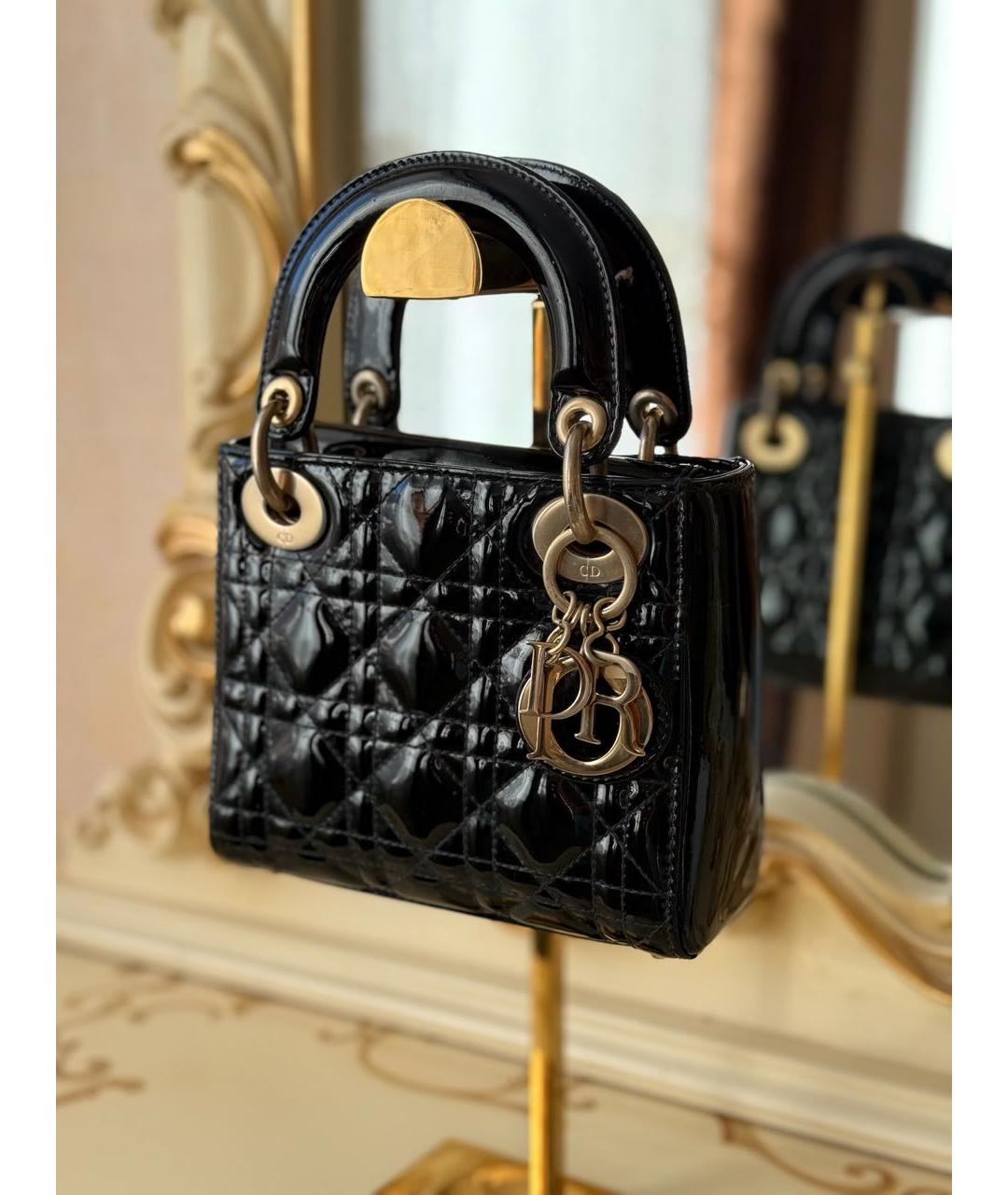 CHRISTIAN DIOR Черная сумка с короткими ручками из лакированной кожи, фото 5