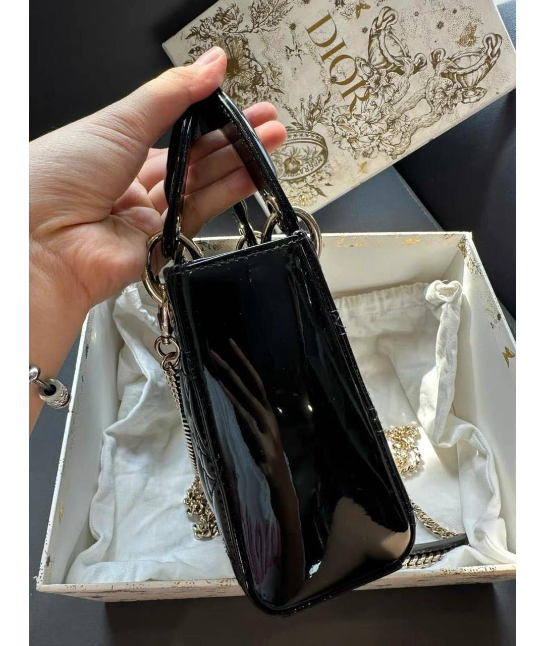 CHRISTIAN DIOR Черная сумка с короткими ручками из лакированной кожи, фото 4