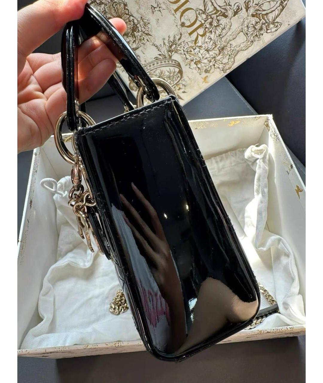 CHRISTIAN DIOR Черная сумка с короткими ручками из лакированной кожи, фото 5