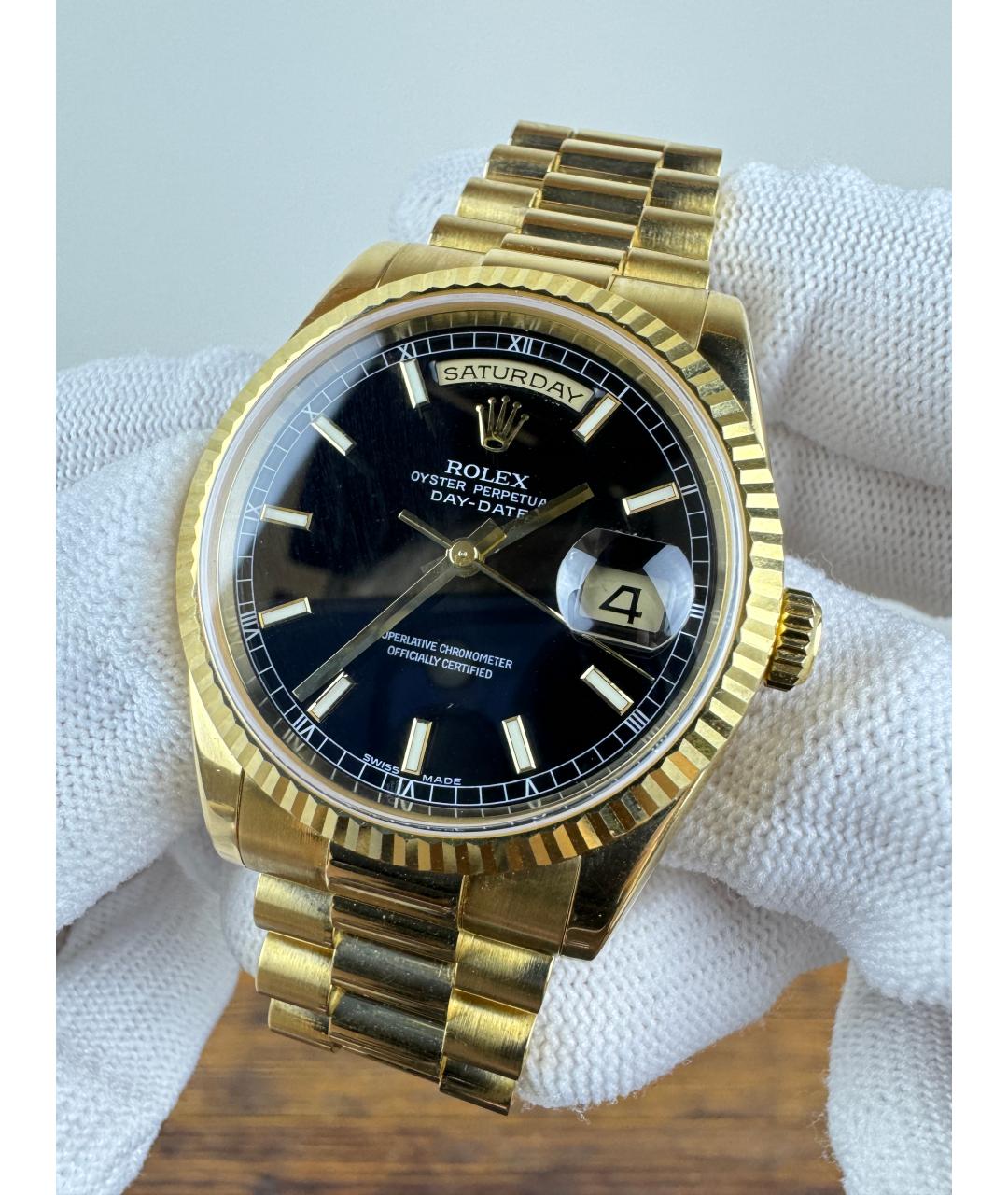 ROLEX Черные часы из желтого золота, фото 3