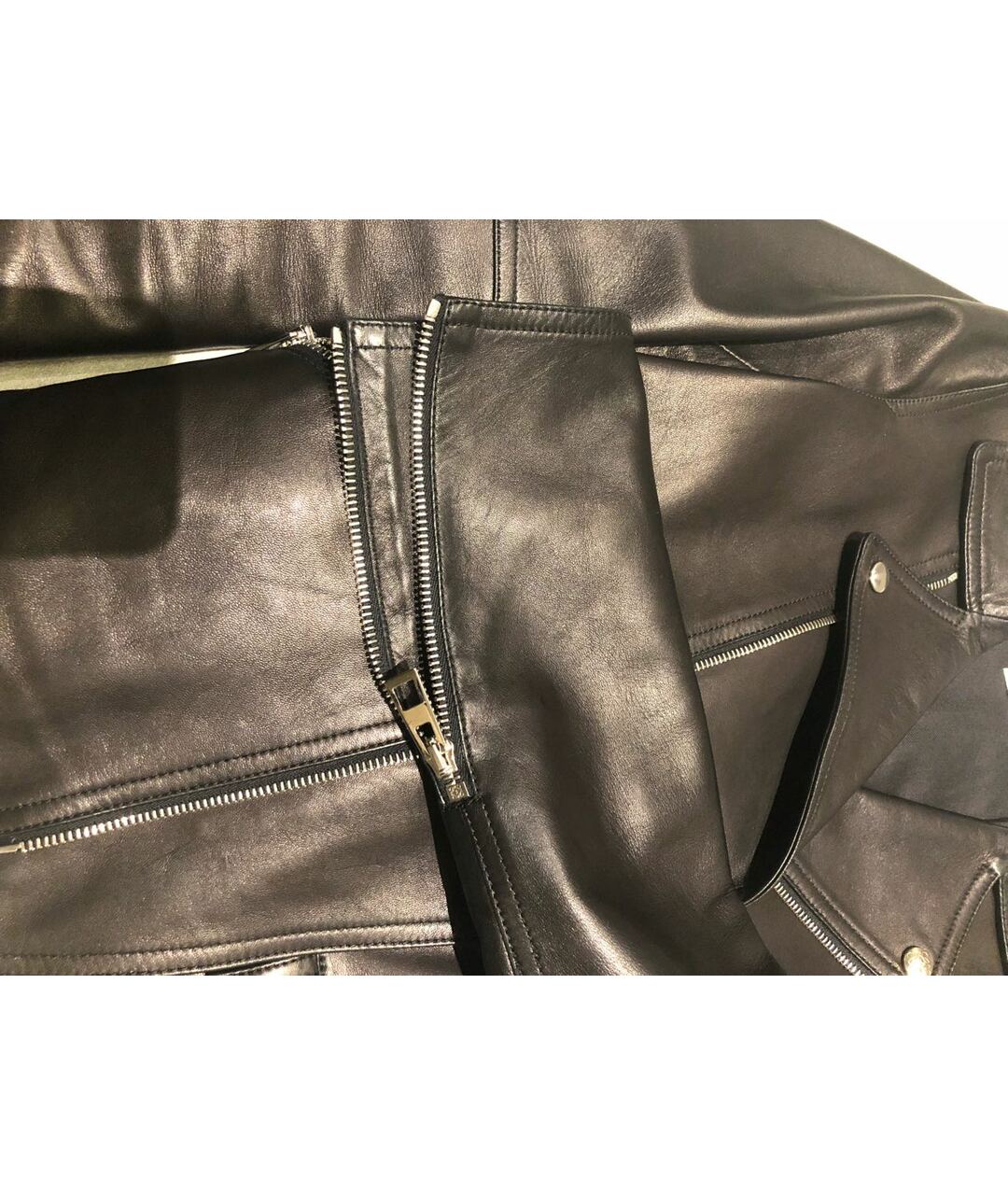 LOEWE Черная кожаная куртка, фото 5
