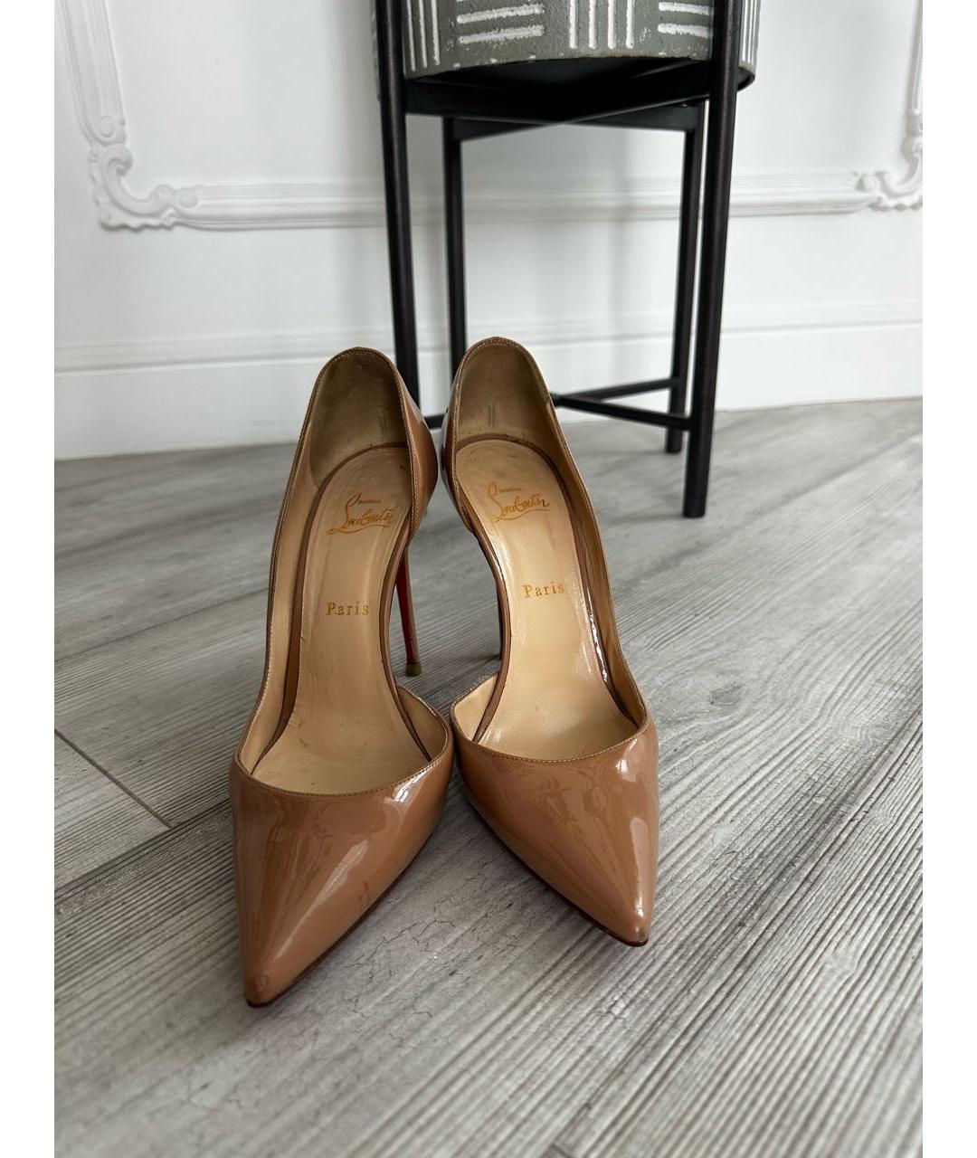 CHRISTIAN LOUBOUTIN Бежевые туфли из лакированной кожи, фото 3