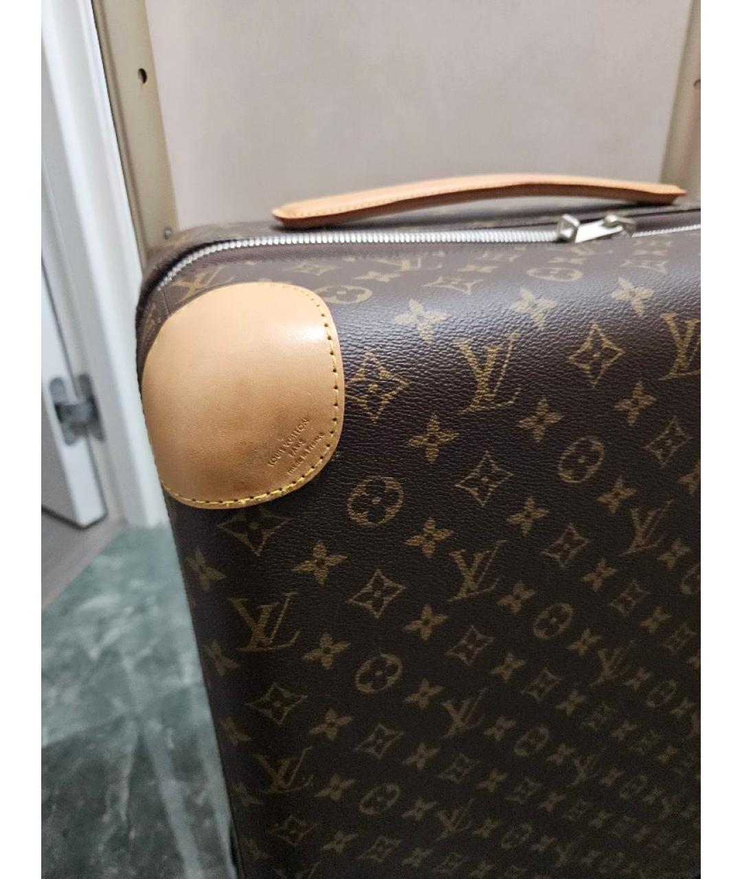 LOUIS VUITTON Коричневый кожаный чемодан, фото 6