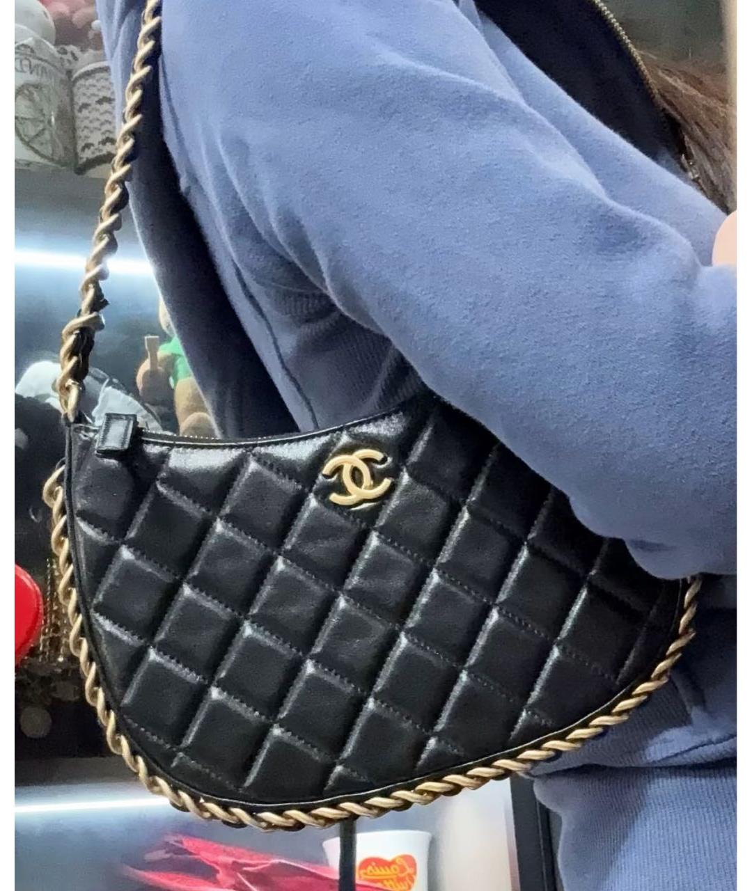 CHANEL Черная кожаная сумка с короткими ручками, фото 7