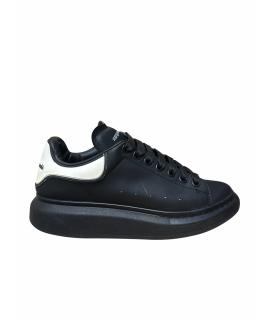 ALEXANDER MCQUEEN Низкие кроссовки / кеды