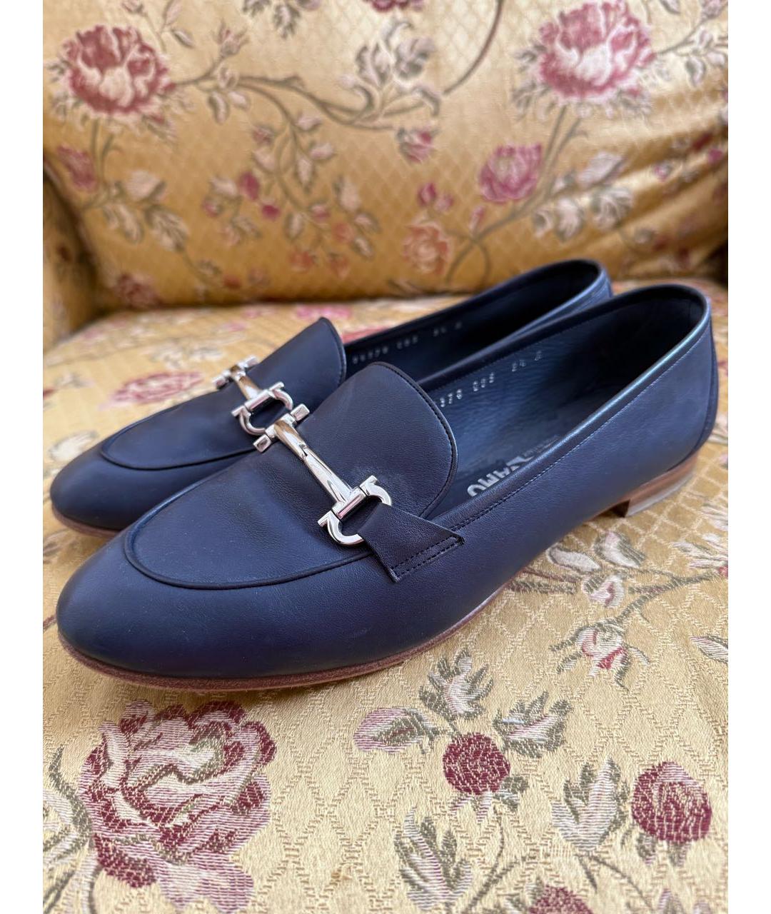 FERRAGAMO Темно-синие кожаные лоферы, фото 4