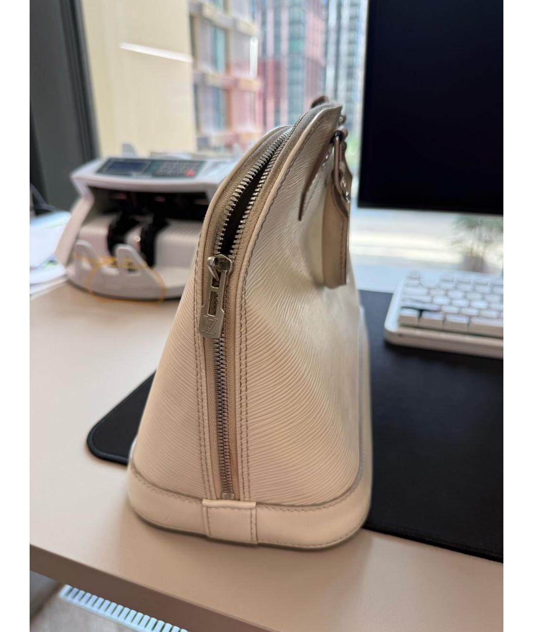 LOUIS VUITTON Белая кожаная сумка с короткими ручками, фото 2