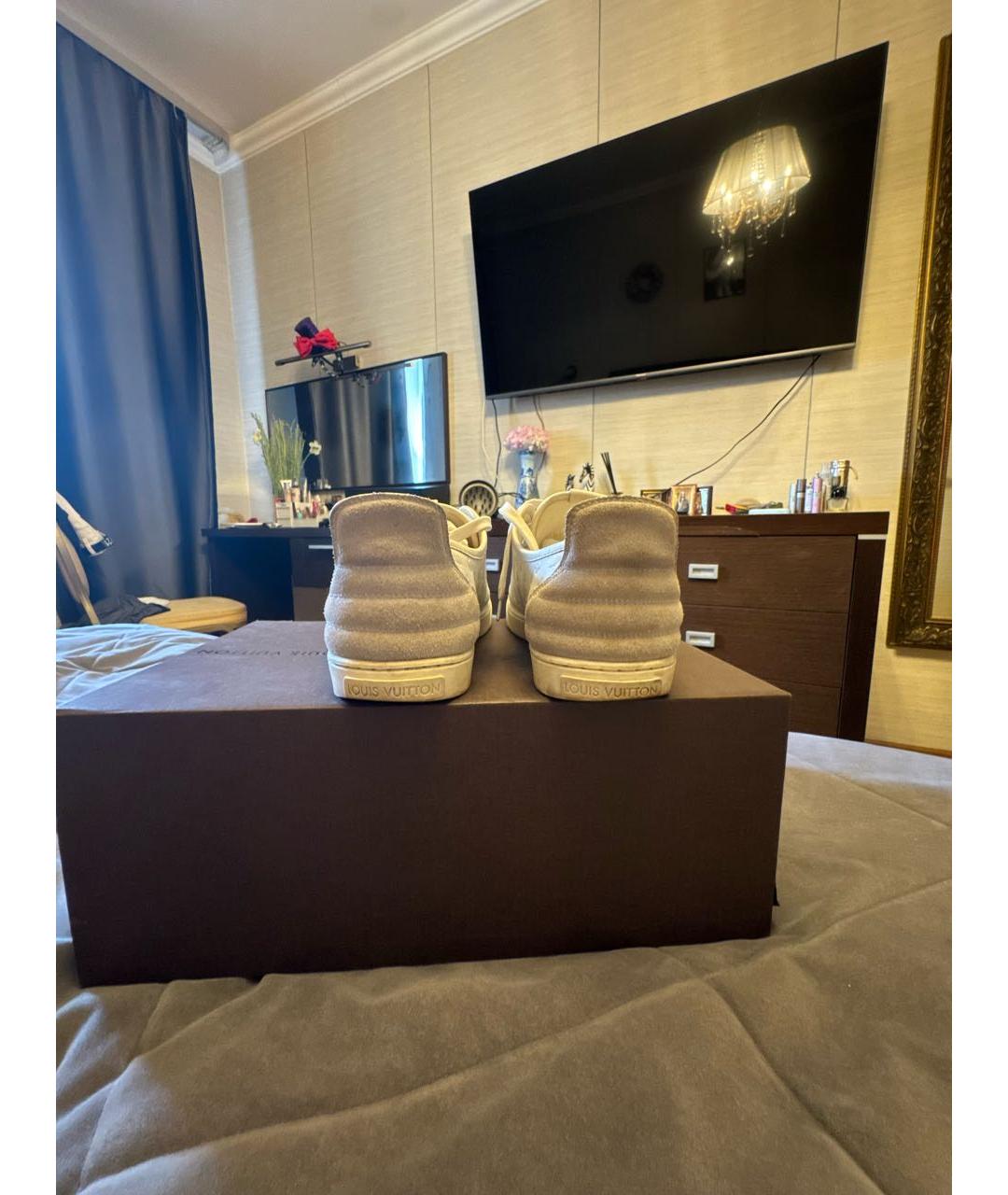 LOUIS VUITTON Белые кожаные кеды, фото 4