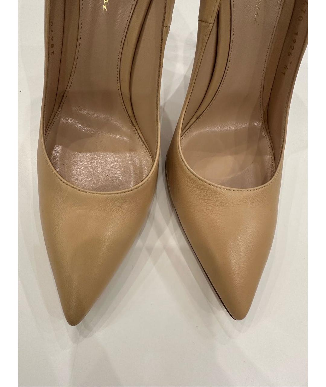 GIANVITO ROSSI Бежевые кожаные туфли, фото 4