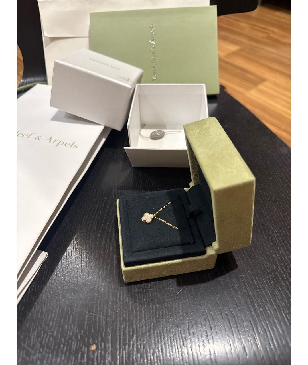 VAN CLEEF & ARPELS Белая подвеска из желтого золота, фото 5