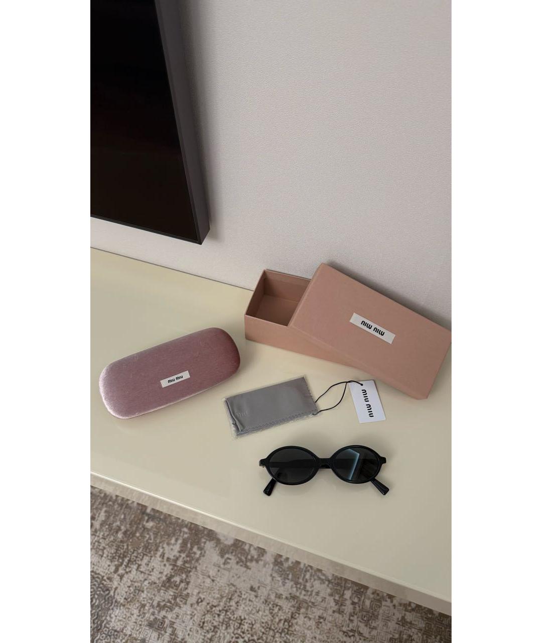 MIU MIU Черные пластиковые солнцезащитные очки, фото 5