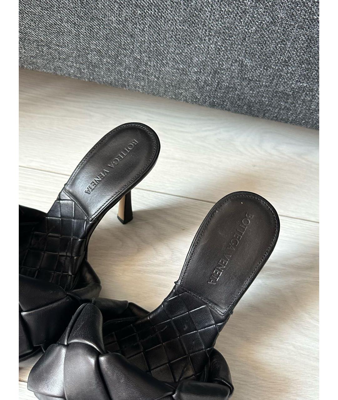 BOTTEGA VENETA Черные кожаные мюли, фото 3