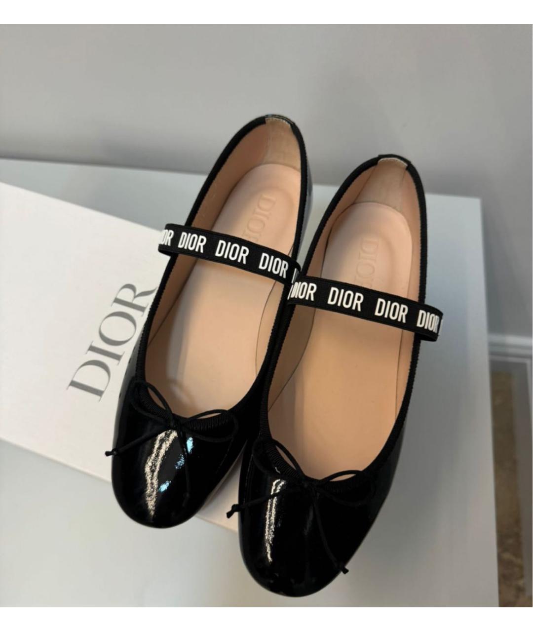 CHRISTIAN DIOR Черные балетки из лакированной кожи, фото 3