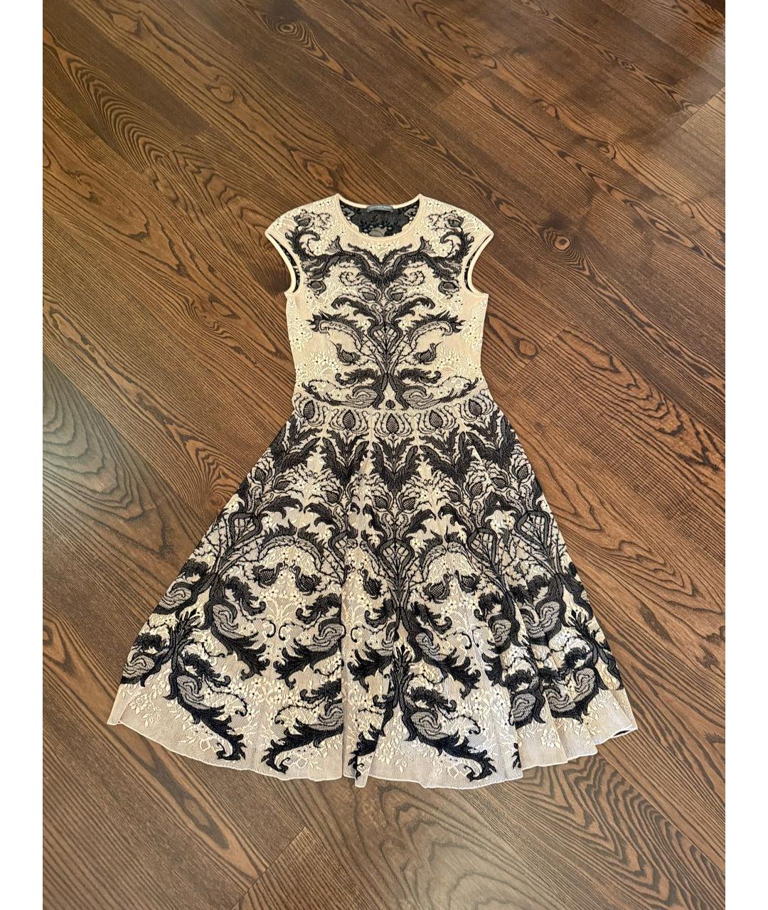 ALEXANDER MCQUEEN Бежевое вискозное повседневное платье, фото 2