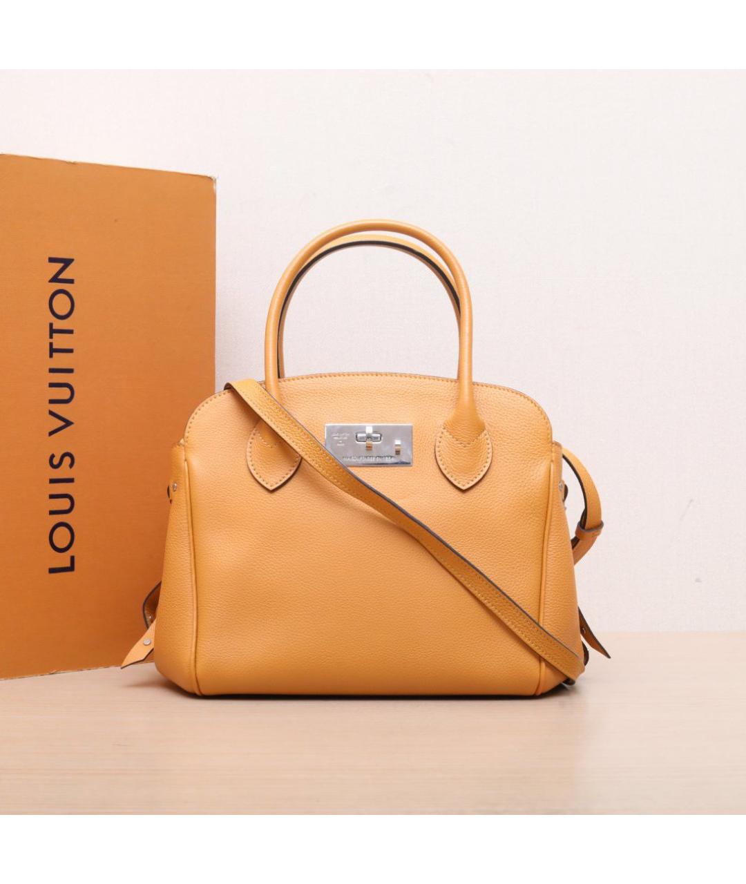 LOUIS VUITTON Горчичная кожаная сумка через плечо, фото 2